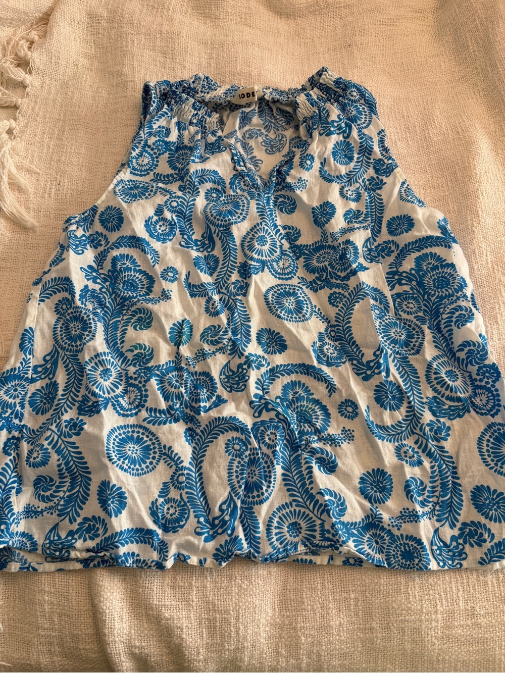 Boden Women’s White Top with Blue Floral Print US size 10